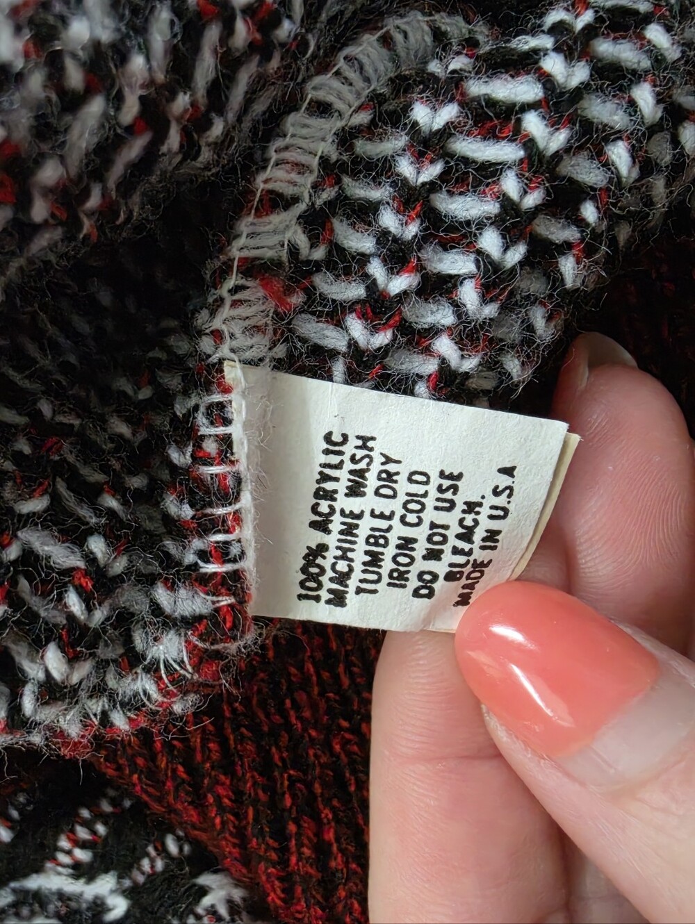 Vintage World Trade Knits Red Panda Sweater Cozy Crewneck 90s Bear Y2K Size S/M? - Picture 8 of 8